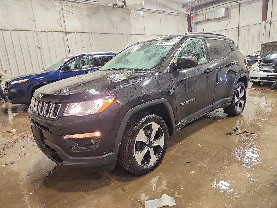 JEEP COMPASS 2018 with VIN 3C4NJDBB9JT153277 - Photo from auction