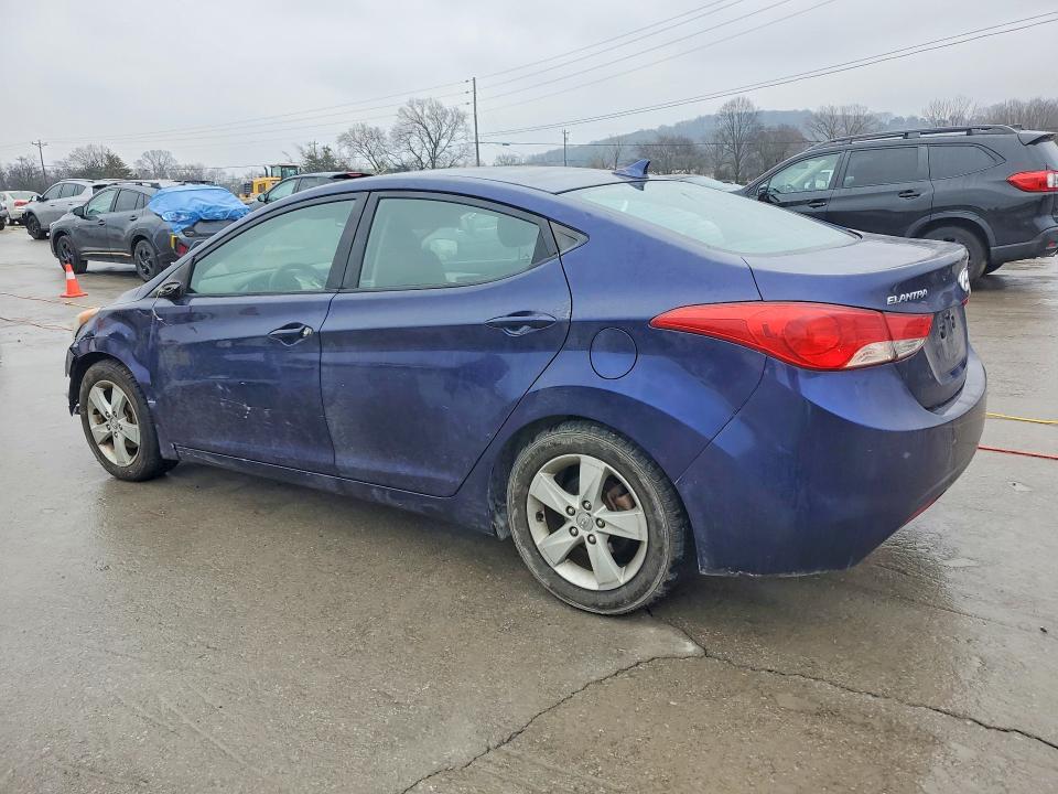 Photo 2 from auction – 2012 HYUNDAI ELANTRA GL with VIN 5NPDH4AE3CH079473