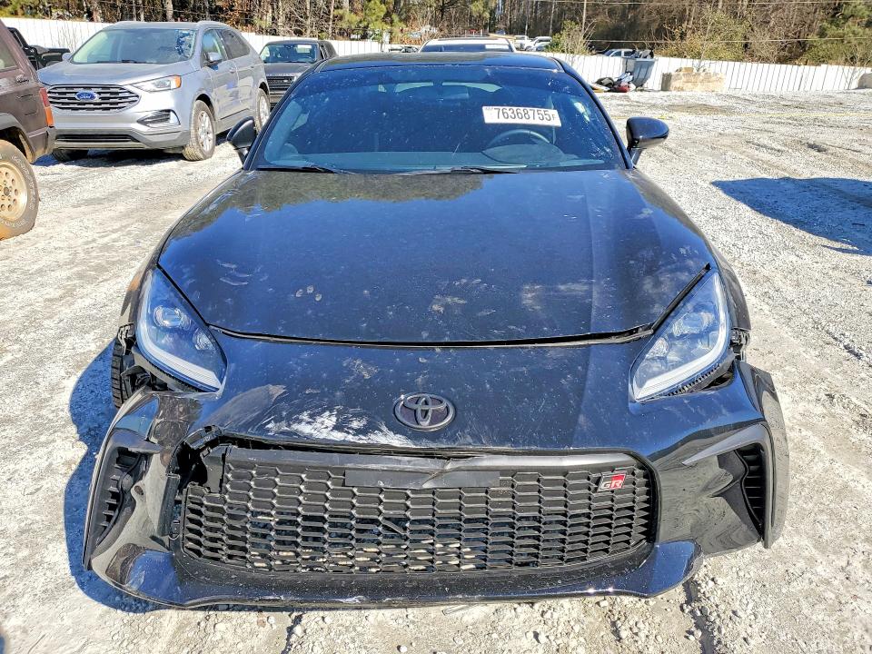 Photo 5 from auction – 2023 TOYOTA GR 86 with VIN JF1ZNBE12P9766832