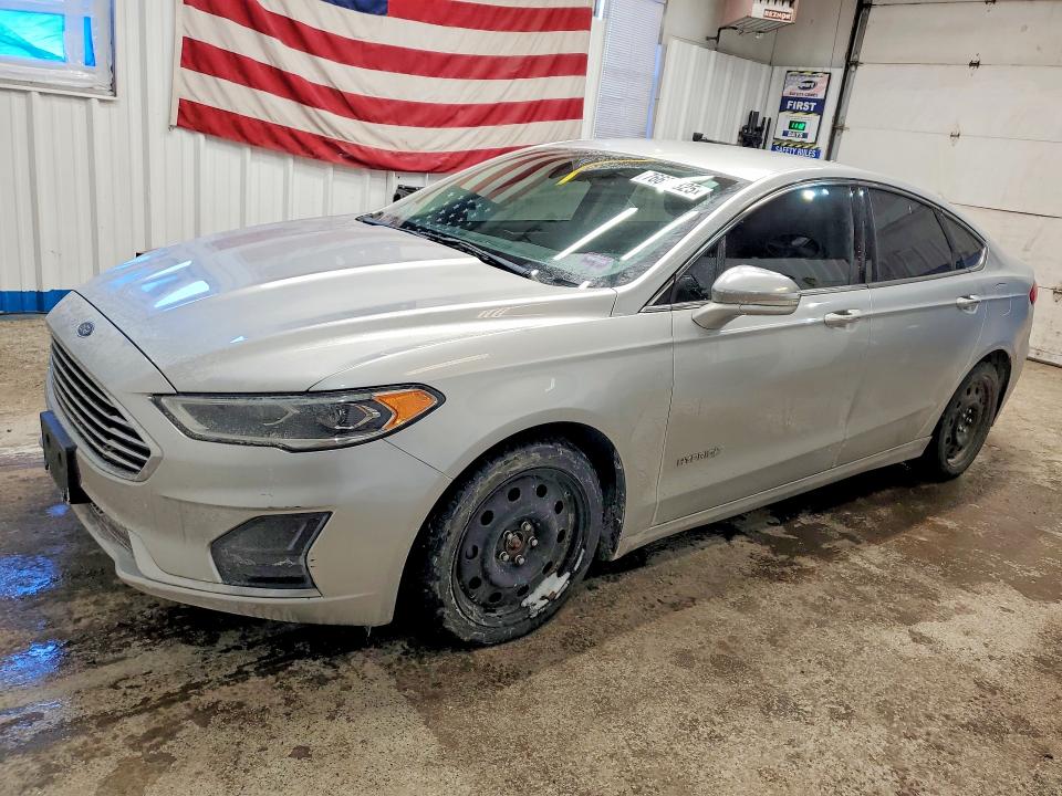 FORD FUSION 2019 with VIN 3FA6P0MU5KR119710 - Photo from auction
