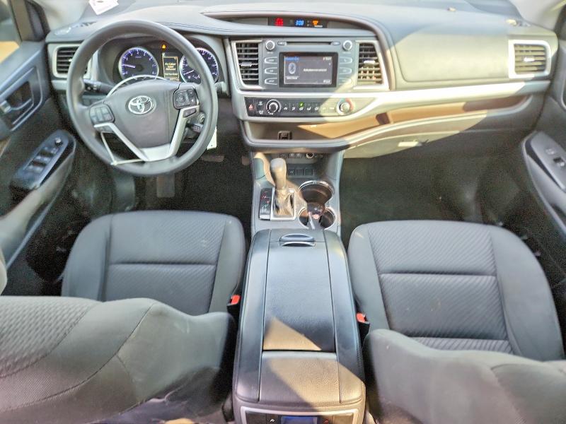 Photo 8 from auction – 2018 TOYOTA HIGHLANDER with VIN 5TDZARFH0JS039014