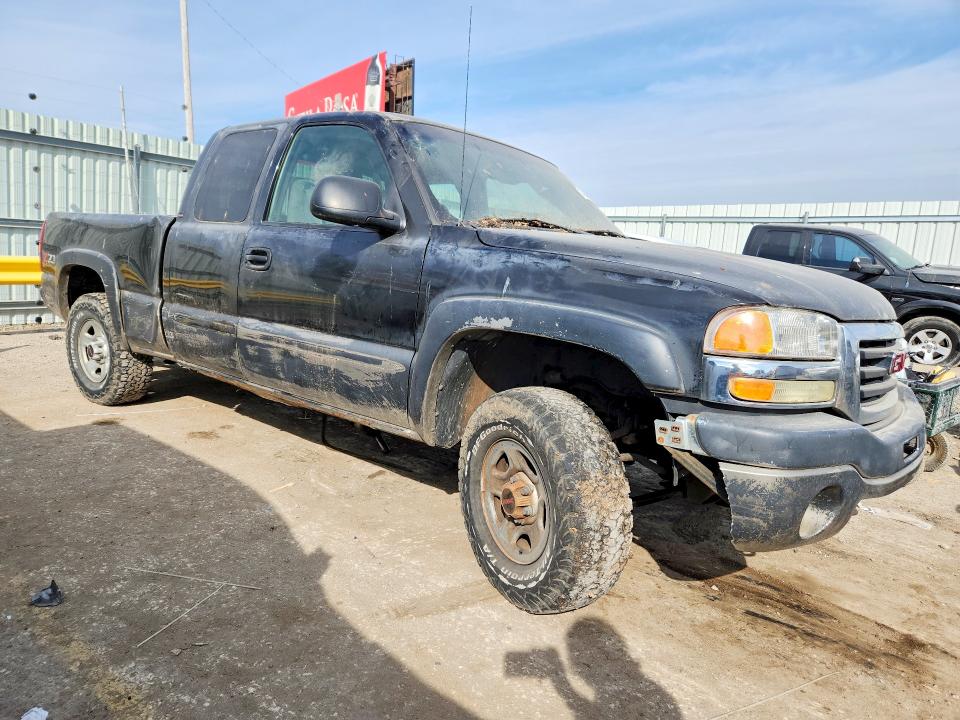 Photo 4 from auction – 2003 GMC NEW SIERRA with VIN 2GTEK19T231199824