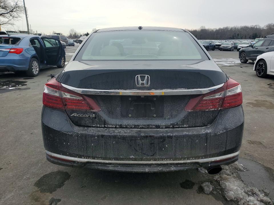Photo 6 from auction – 2017 HONDA ACCORD with VIN 1HGCR2F80HA298357