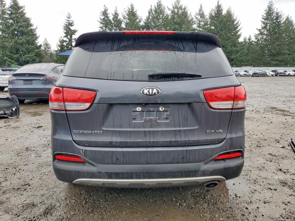 Photo 6 from auction – 2017 KIA SORENTO with VIN 5XYPHDA53HG338331