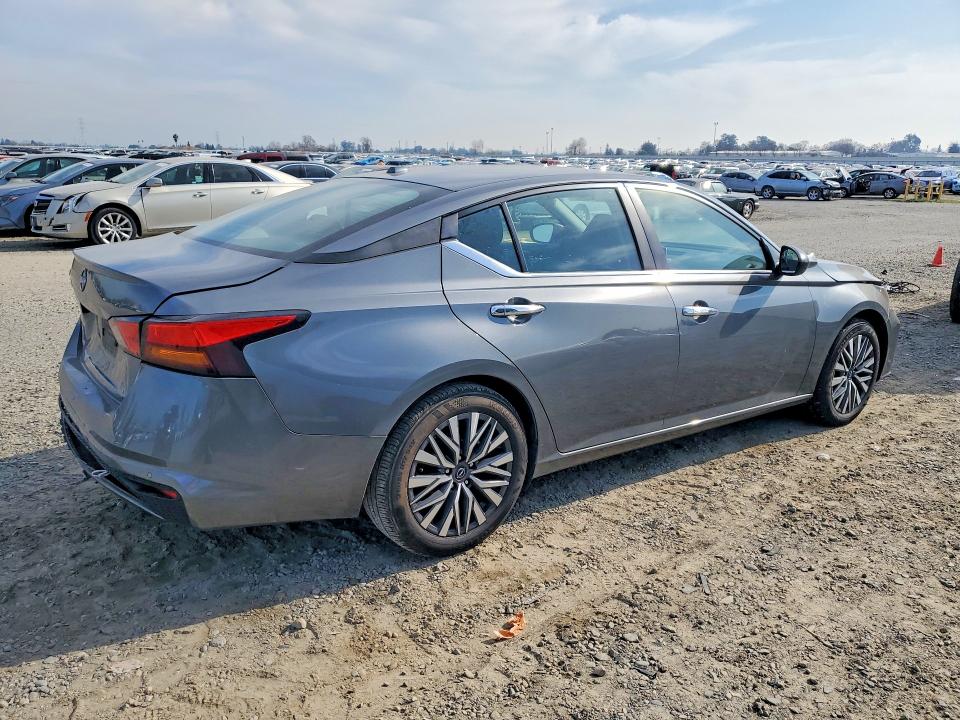 Photo 3 from auction – 2025 NISSAN ALTIMA with VIN 1N4BL4DV5SN358820
