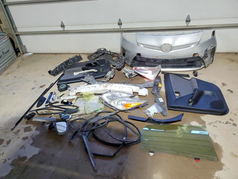 Photo 12 from auction – 2015 TOYOTA PRIUS with VIN JTDKN3DU9F0440008