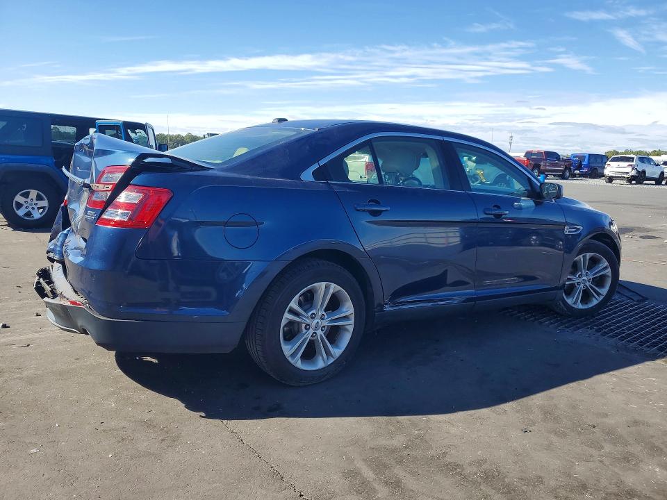 Photo 3 from auction – 2016 FORD TAURUS SEL with VIN 1FAHP2E87GG157153