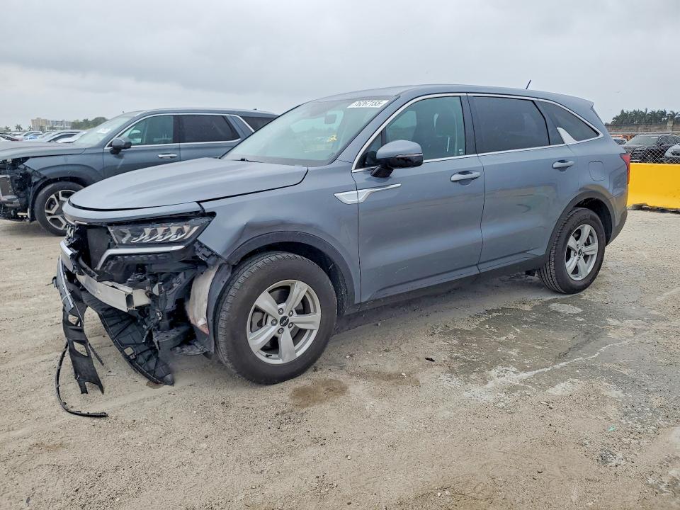 KIA SORENTO LX 2023 with VIN 5XYRG4LC2PG173751 - Photo from auction