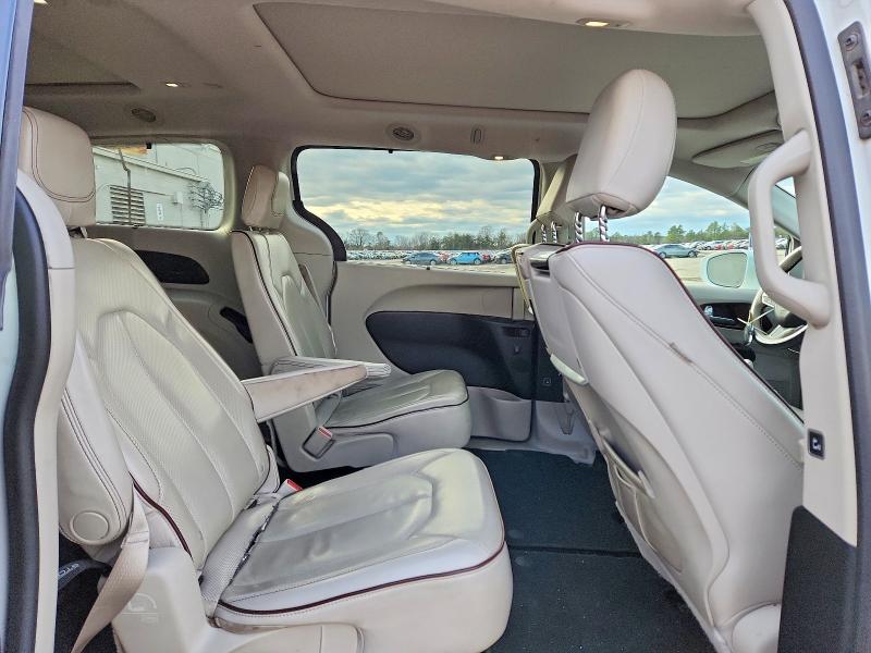Photo 11 from auction – 2017 CHRYSLER PACIFICA with VIN 2C4RC1GG2HR508074