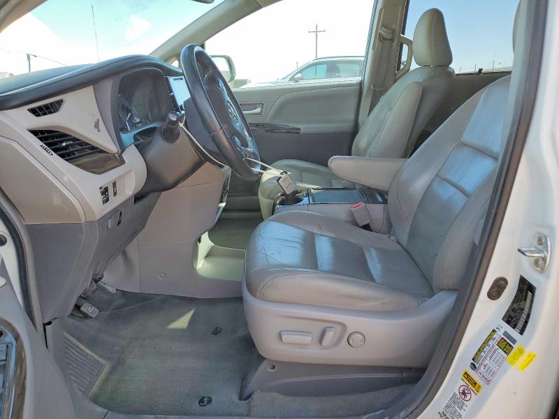 Photo 7 from auction – 2017 TOYOTA SIENNA XLE with VIN 5TDYZ3DC6HS826536