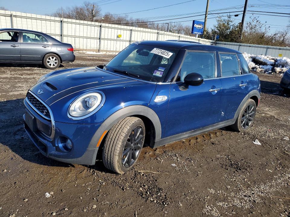 MINI COOPER 2017 with VIN WMWXU3C59H2D32949 - Photo from auction