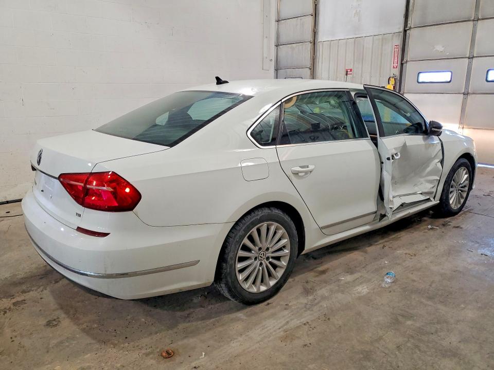 Photo 3 from auction – 2016 VOLKSWAGEN PASSAT with VIN 1VWBS7A37GC014861
