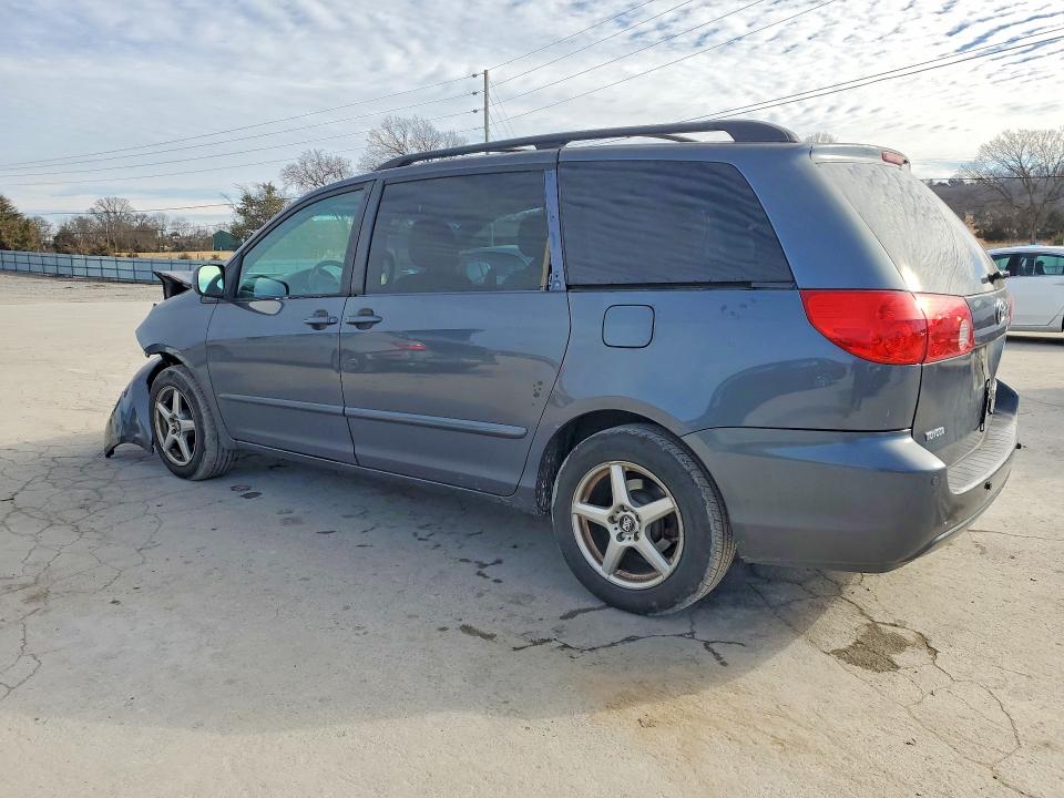 Photo 2 from auction – 2009 TOYOTA SIENNA XLE with VIN 5TDZK22C19S288433