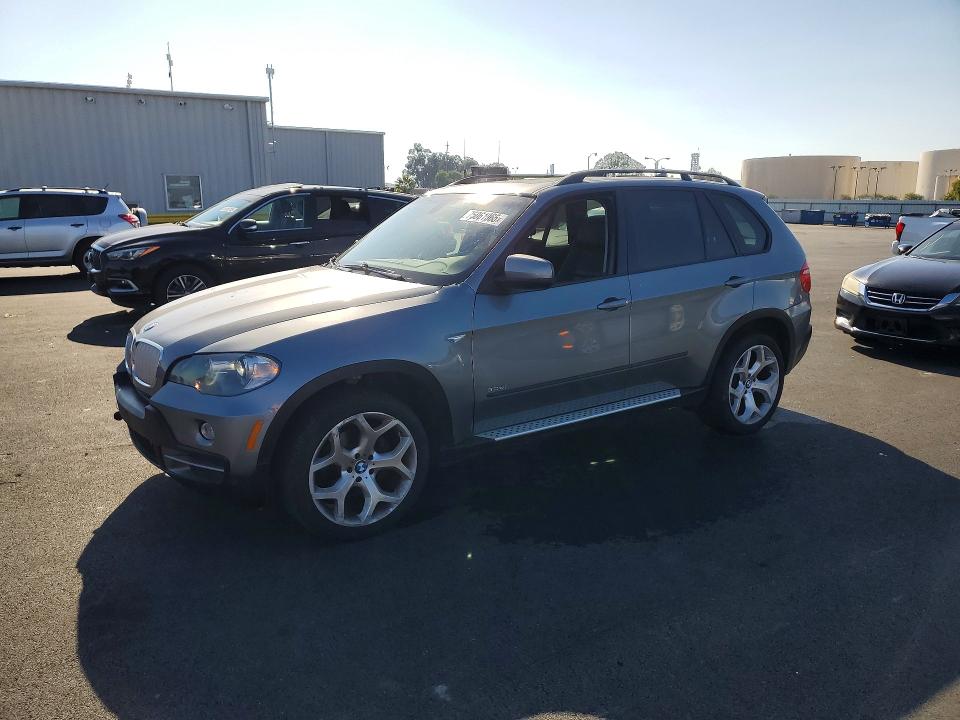 BMW X5 2008 with VIN 5UXFE43538L027907 - Photo from auction