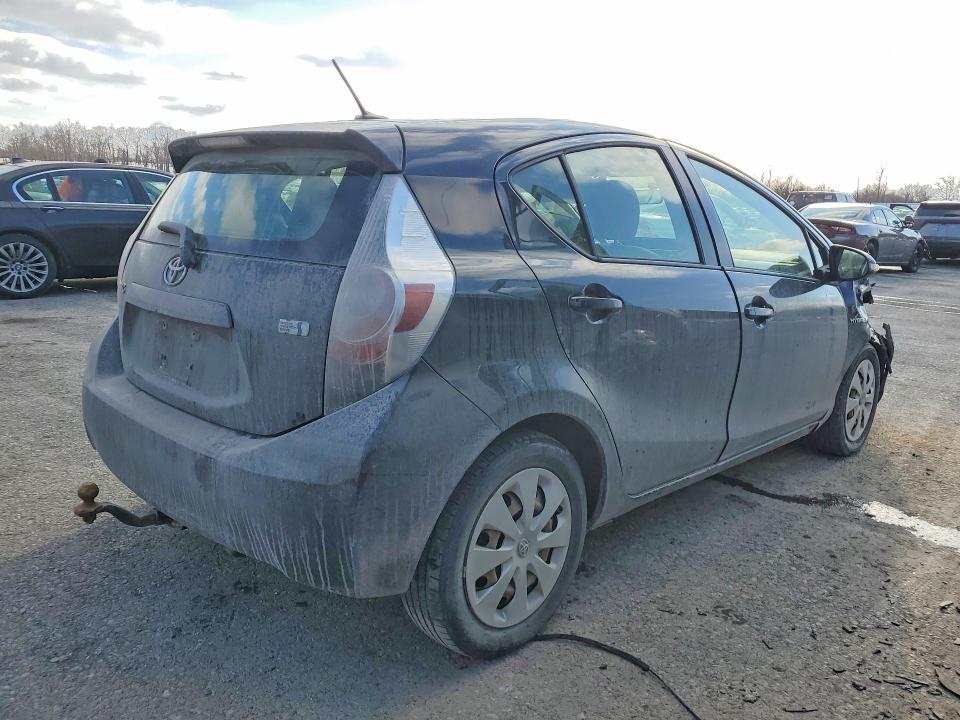Photo 3 from auction – 2013 TOYOTA PRIUS C with VIN JTDKDTB39D1544857