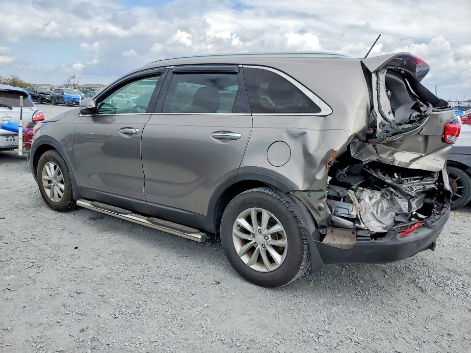 Photo 2 from auction – 2016 KIA SORENTO LX with VIN 5XYPG4A34GG102545