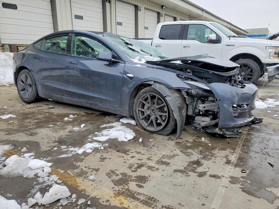 Photo 4 from auction – 2022 TESLA MODEL 3 with VIN 5YJ3E1EB6NF156678