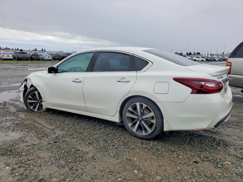 Foto 2 de la subasta – 2018 NISS ALTIMA con VIN 1N4AL3AP3JC120681