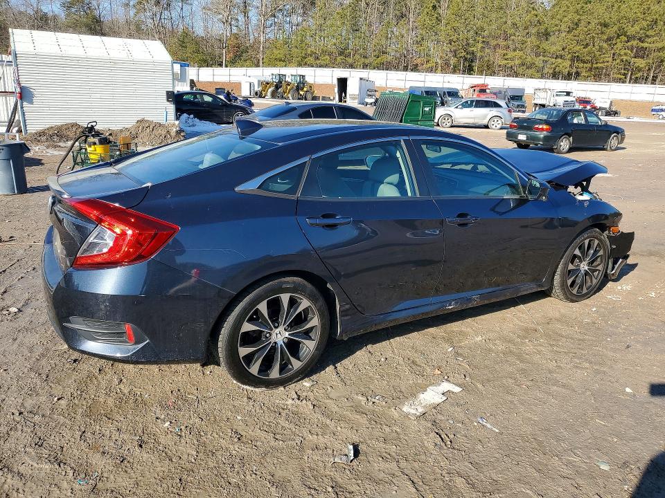 Photo 3 from auction – 2016 HONDA CIVIC with VIN 19XFC1F30GE018041