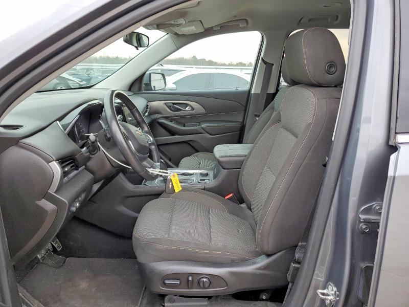 Photo 7 from auction – 2018 CHEVROLET TRAVERSE with VIN 1GNEVGKW2JJ285742