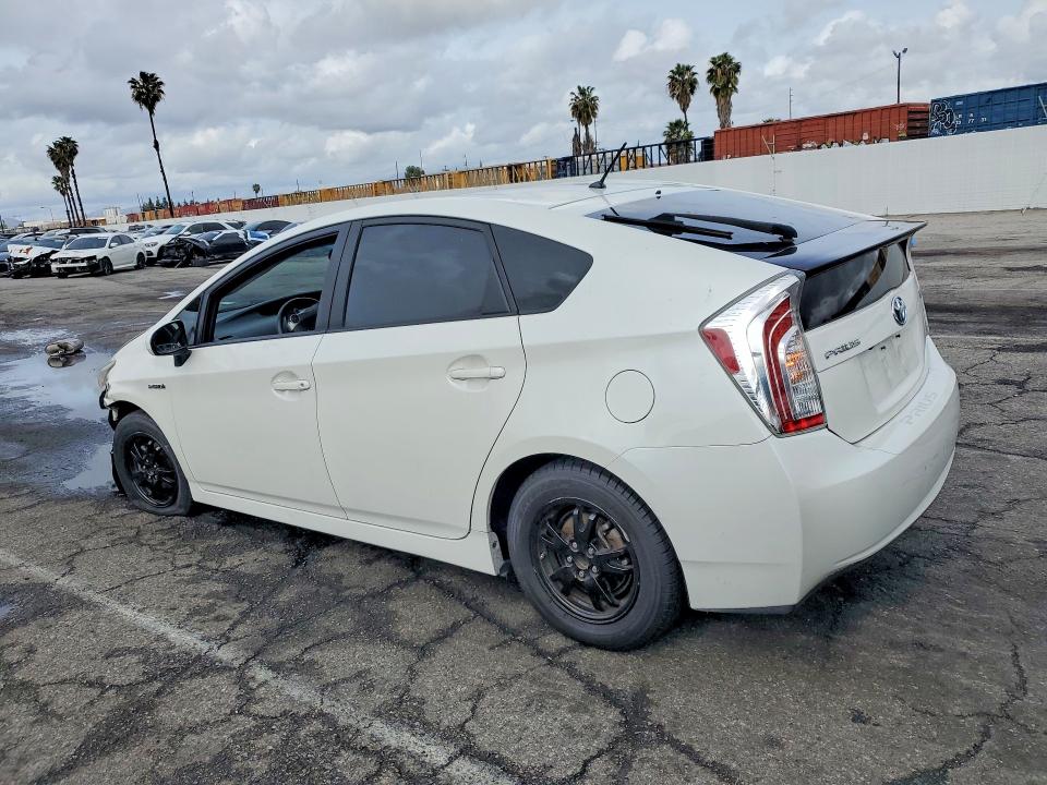 Photo 2 from auction – 2015 TOYOTA PRIUS with VIN JTDKN3DU4F0425044