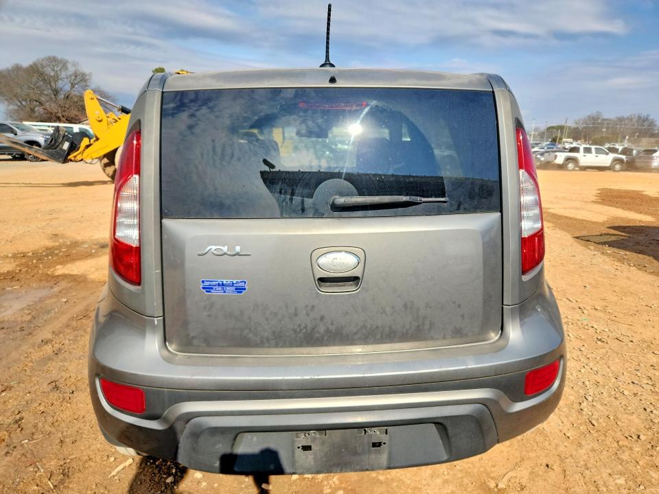 Photo 6 from auction – 2013 KIA SOUL with VIN KNDJT2A57D7627454