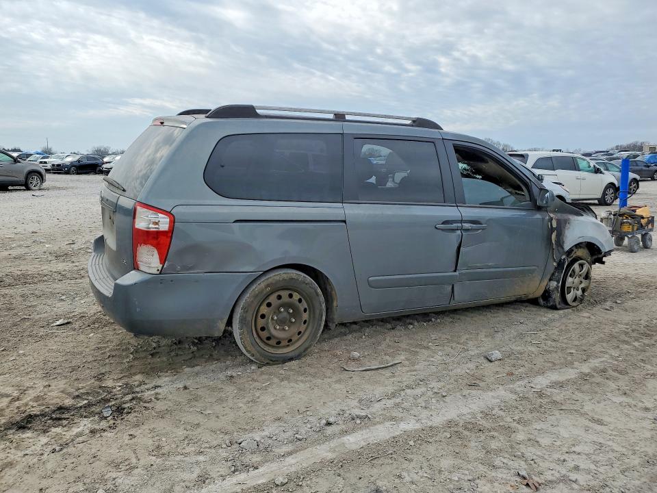 Photo 3 from auction – 2008 KIA SEDONA with VIN KNDMB233186225324