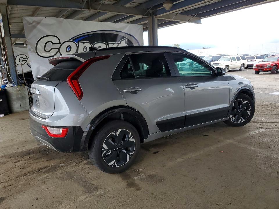 Photo 3 from auction – 2025 KIA NIRO with VIN KNDCR3L14S5143323