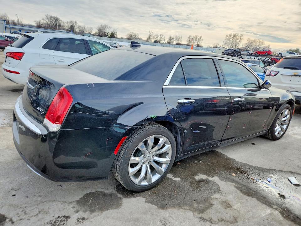 Photo 3 from auction – 2015 CHRYSLER 300C with VIN 2C3CCAET2FH760355