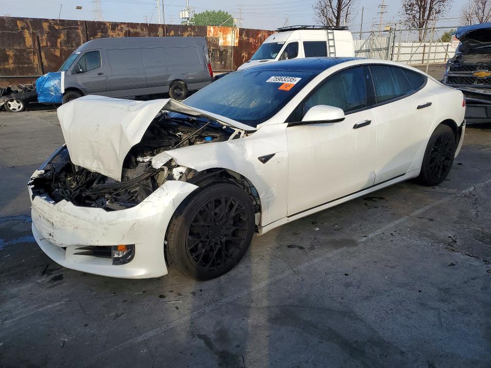 TESLA MODEL S 2017 with VIN 5YJSA1E28HF232252 - Photo from auction