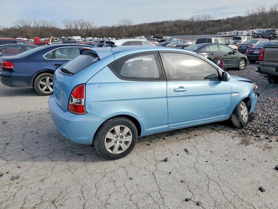 Photo 3 from auction – 2011 HYUNDAI ACCENT with VIN KMHCM3ACXBU197083