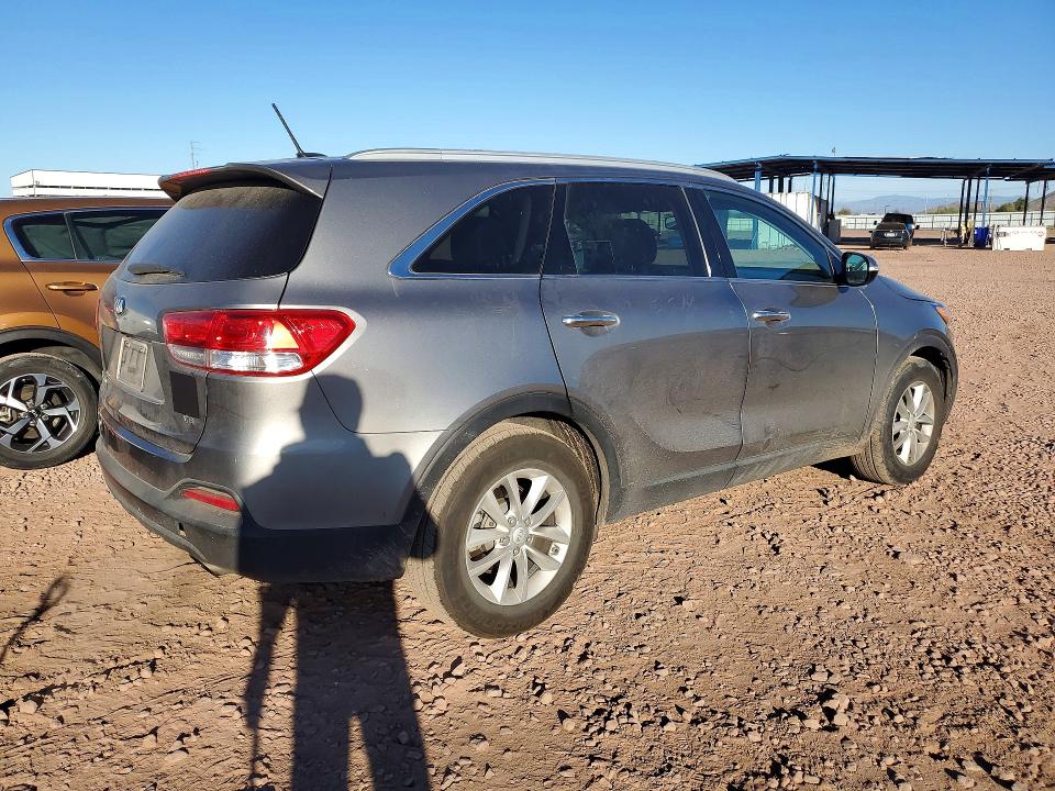 Photo 3 from auction – 2017 KIA SORENTO with VIN 5XYPG4A5XHG219579