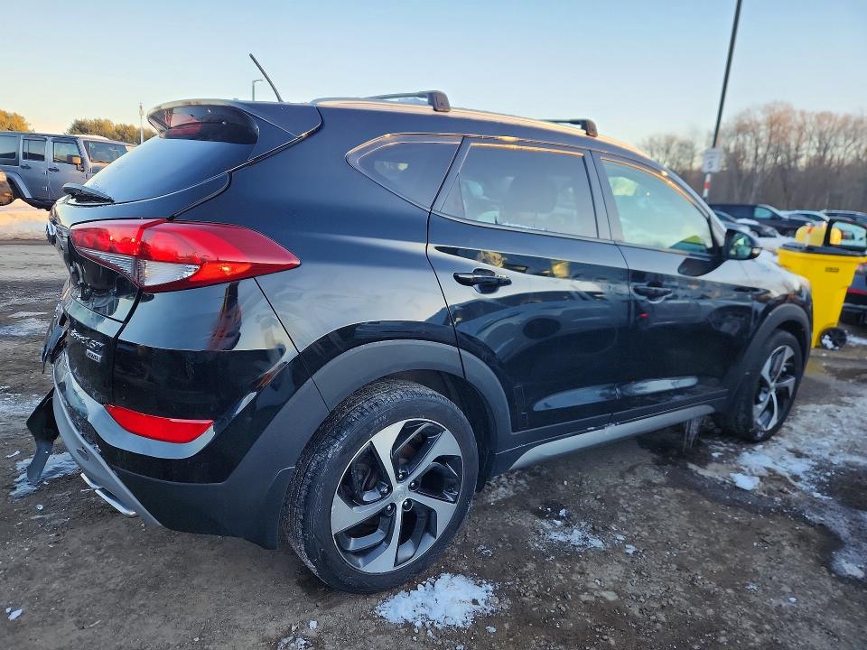 Photo 3 from auction – 2017 HYUNDAI TUCSON LIM with VIN KM8J3CA27HU297409