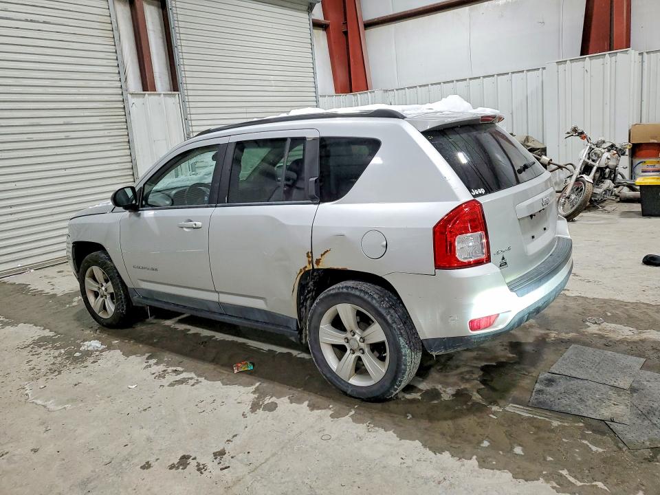 Photo 2 from auction – 2011 JEEP COMPASS with VIN 1J4NF1FB1BD207103