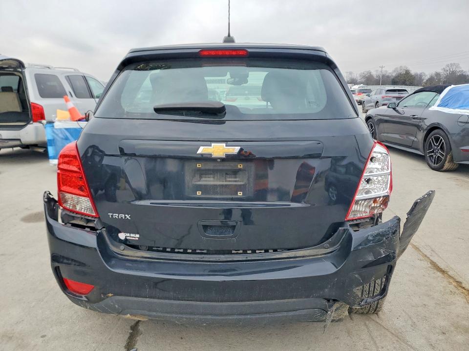 Photo 6 from auction – 2017 CHEVROLET TRAX with VIN 3GNCJKSB2HL171228