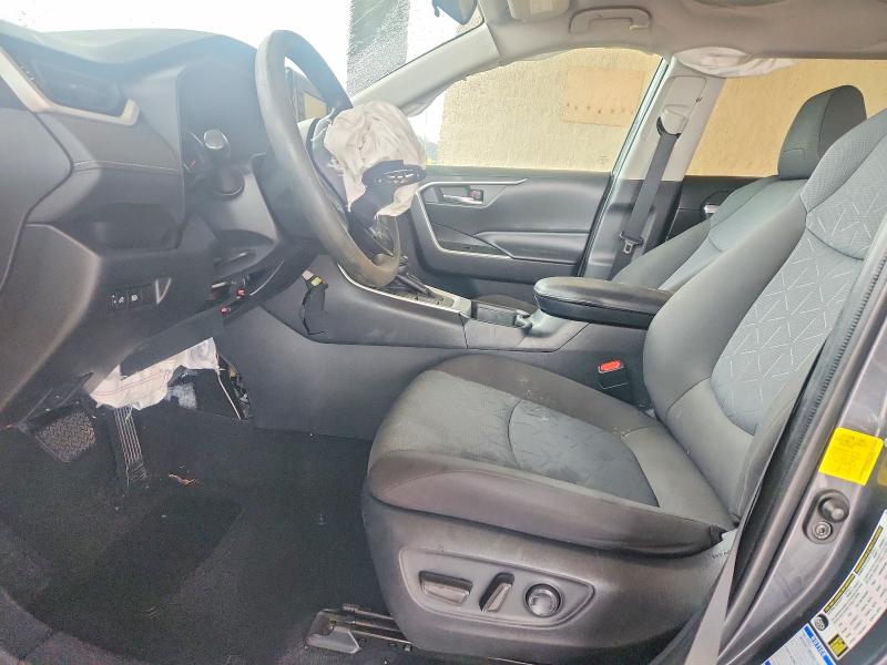 Photo 7 from auction – 2022 TOYOTA RAV4 XLE with VIN 2T3P1RFV7NW256805