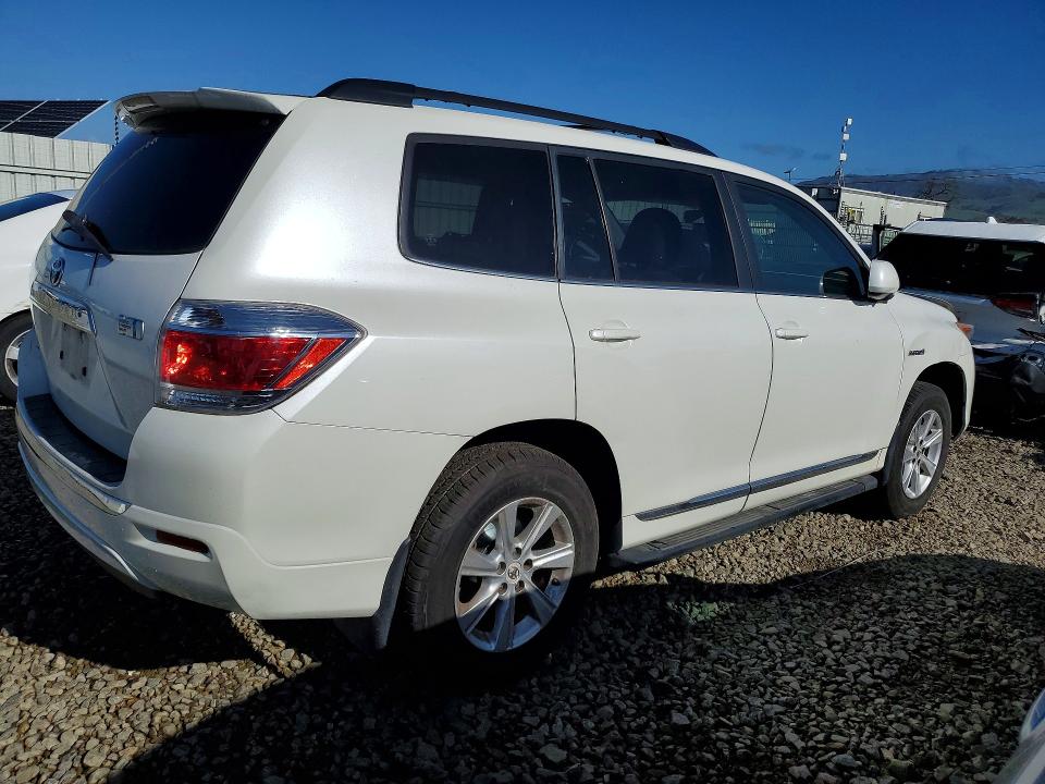 Photo 3 from auction – 2011 TOYOTA HIGHLANDER with VIN JTEBC3EH2B2003453