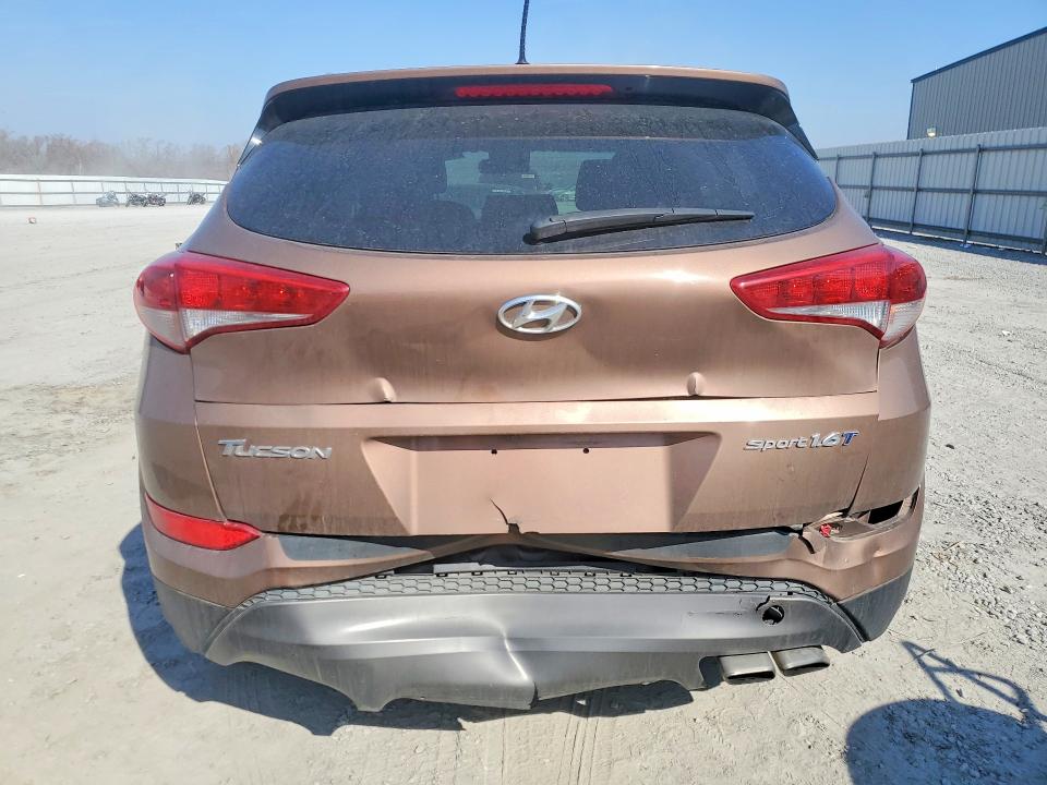 Photo 6 from auction – 2016 HYUNDAI TUCSON with VIN KM8J33A22GU040334