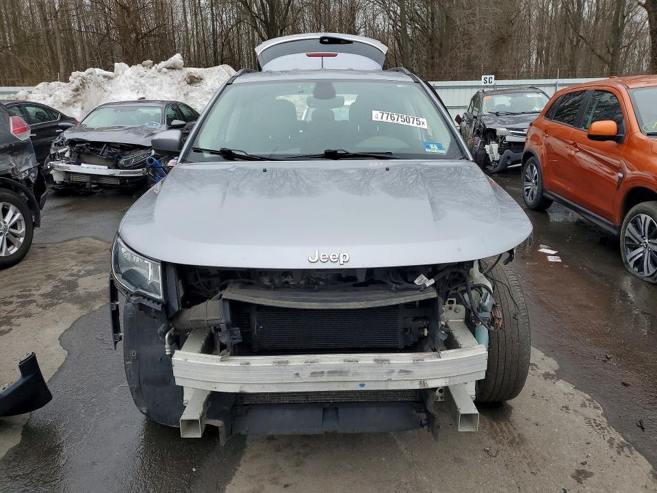 Photo 5 from auction – 2017 JEEP COMPASS with VIN 3C4NJDBB5HT692974