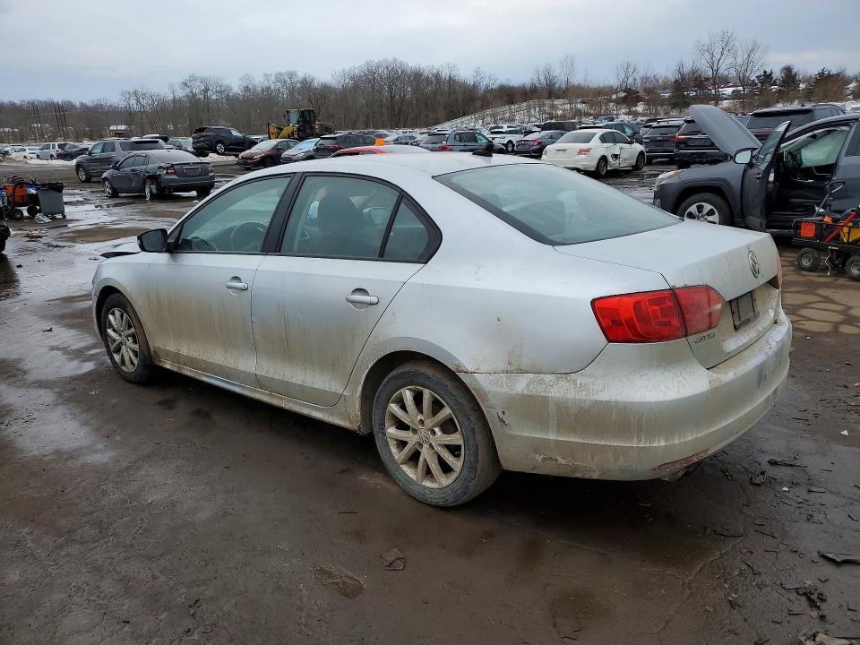 Photo 2 from auction – 2011 VOLKSWAGEN JETTA with VIN 3VWDZ7AJ6BM081235