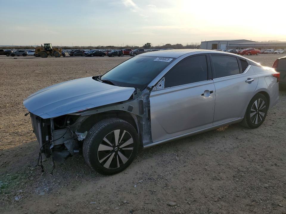 NISSAN ALTIMA 2019 with VIN 1N4BL4EV2KC230481 - Photo from auction