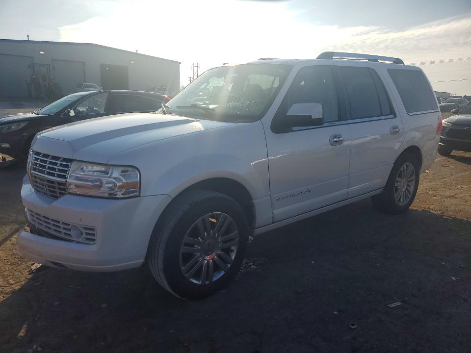 LINCOLN NAVIGATOR 2010 with VIN 5LMJJ2H50AEJ11027 - Photo from auction
