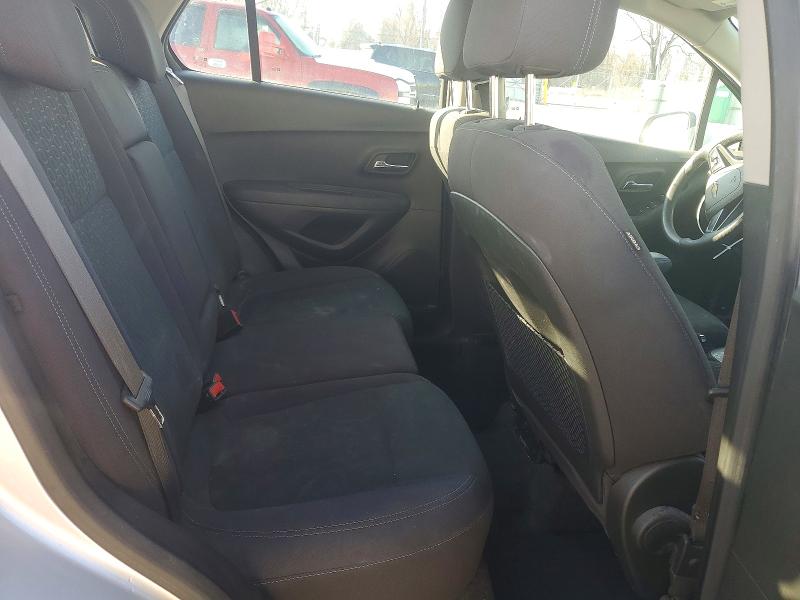 Photo 11 from auction – 2016 CHEVROLET TRAX with VIN KL7CJNSB2GB610662
