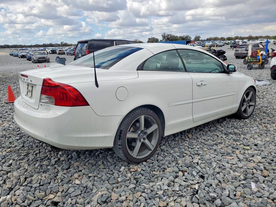 Photo 3 from auction – 2011 VOLVO C70 T5 with VIN YV1672MC2BJ109556