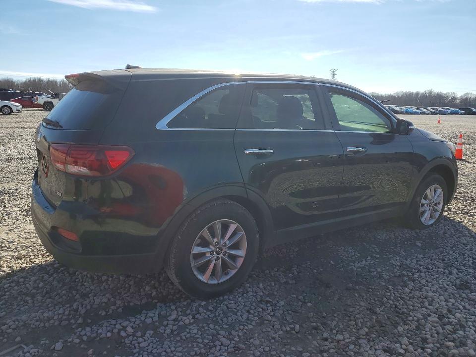 Photo 3 from auction – 2019 KIA SORENTO L with VIN 5XYPG4A3XKG534775
