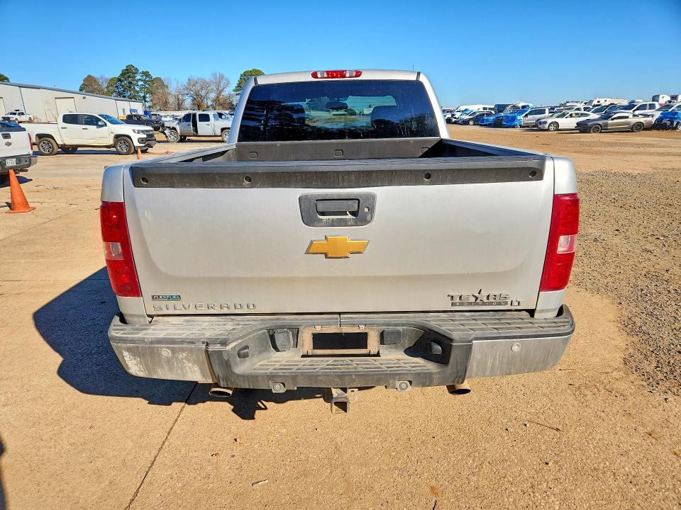 Photo 6 from auction – 2011 CHEVROLET SILVERADO with VIN 1GCRKSE36BZ224825