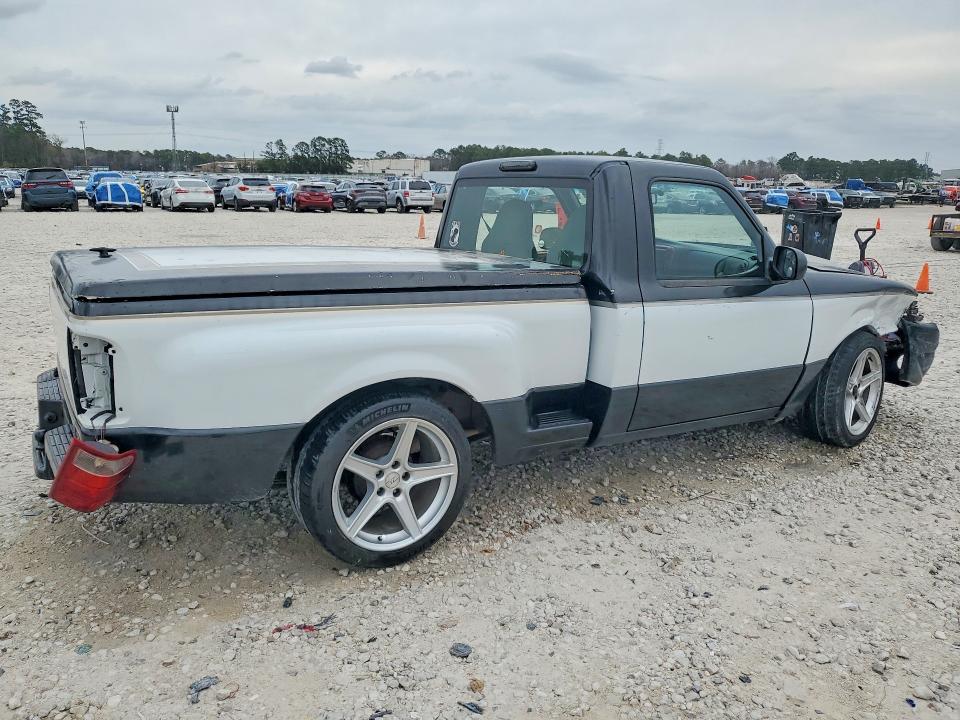 Photo 3 from auction – 2001 FORD RANGER with VIN 1FTYR10C11PA33302