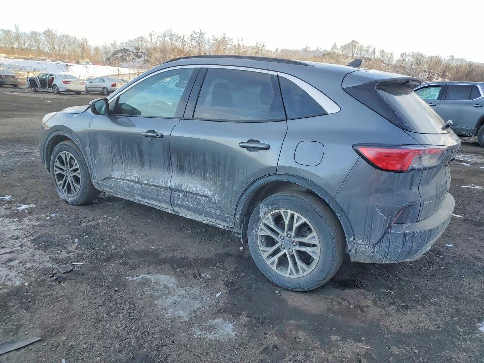 Photo 2 from auction – 2022 FORD ESCAPE with VIN 1FMCU9H6XNUB68822