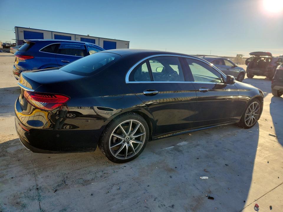 Photo 3 from auction – 2021 MERCEDES-BENZ E with VIN W1KZF8DB7MA970501