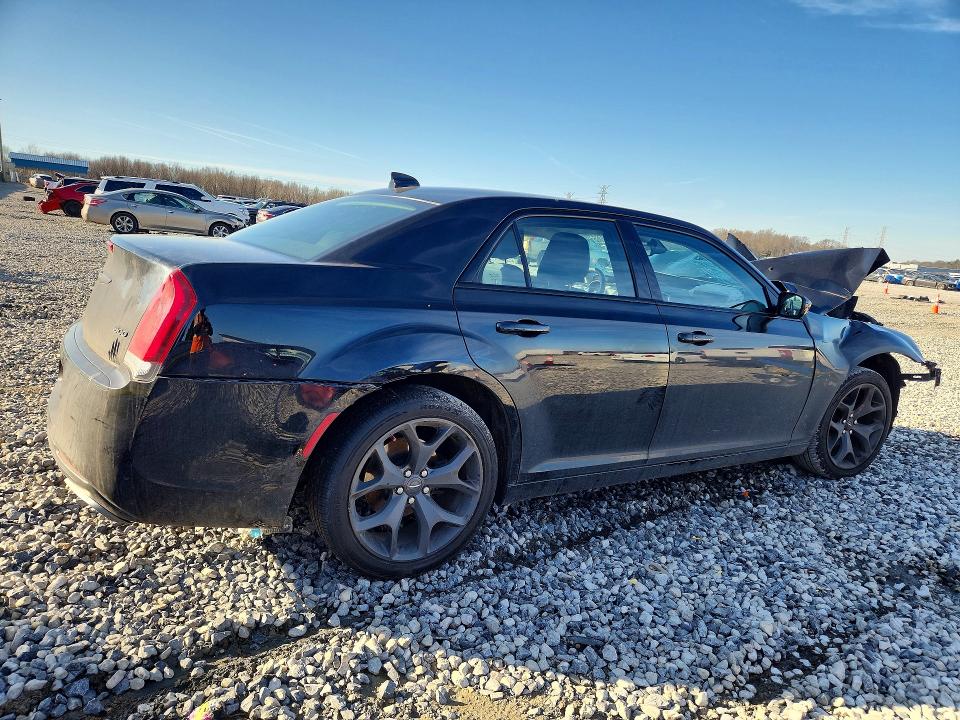 Photo 3 from auction – 2023 CHRYSLER 300 with VIN 2C3CCAAG3PH707481
